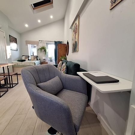 New, Stylish Studio Flat With Private Patio And Free On-Street Parking Check Out At 11Am Bournemouth Exterior foto