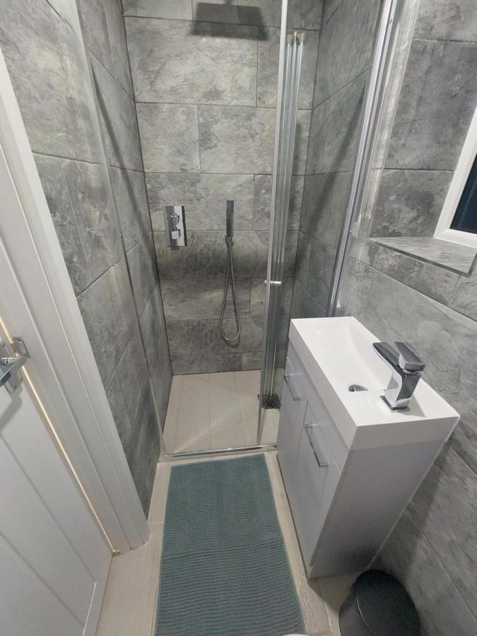 New, Stylish Studio Flat With Private Patio And Free On-Street Parking Check Out At 11Am Bournemouth Exterior foto