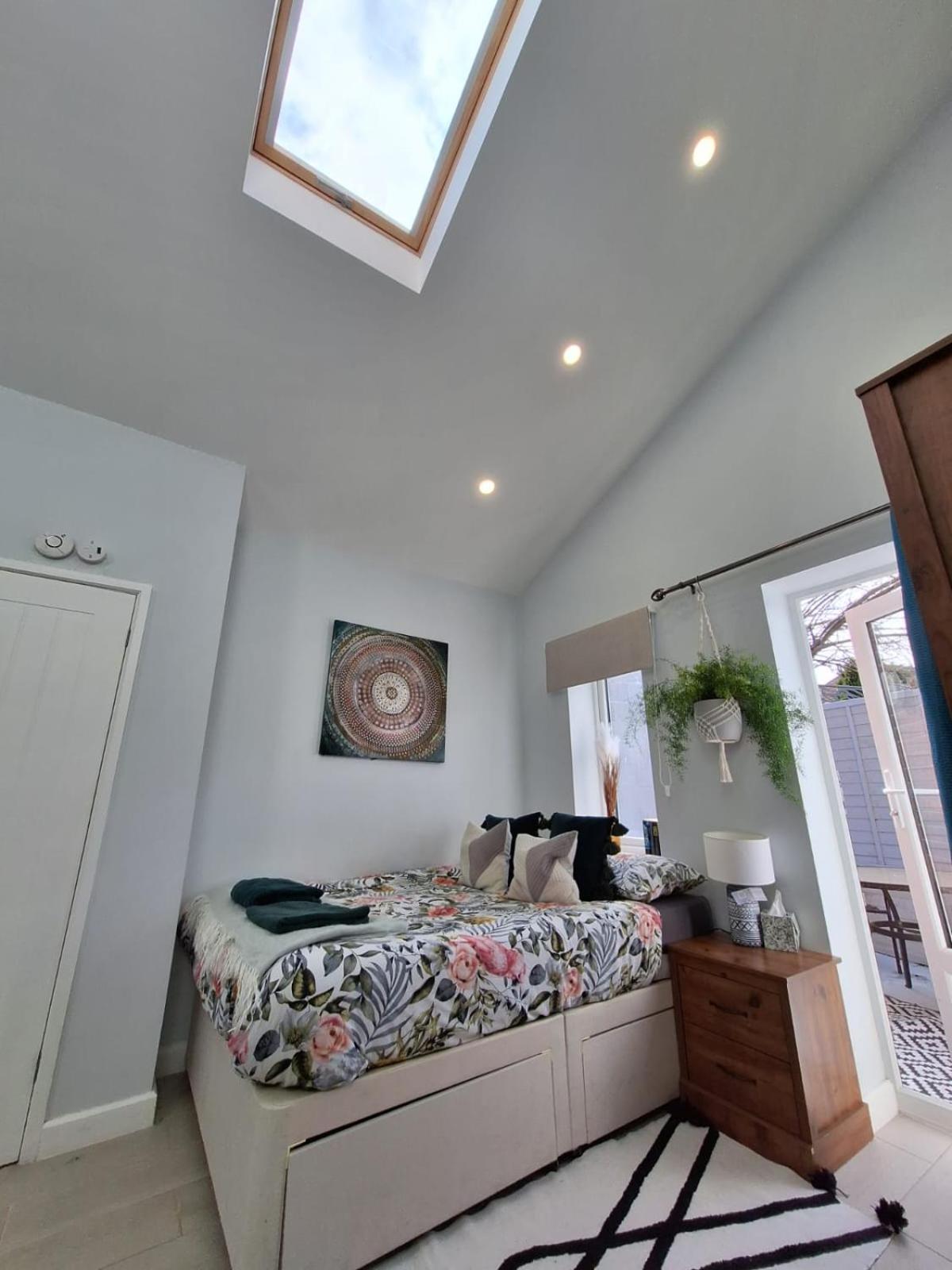 New, Stylish Studio Flat With Private Patio And Free On-Street Parking Check Out At 11Am Bournemouth Exterior foto